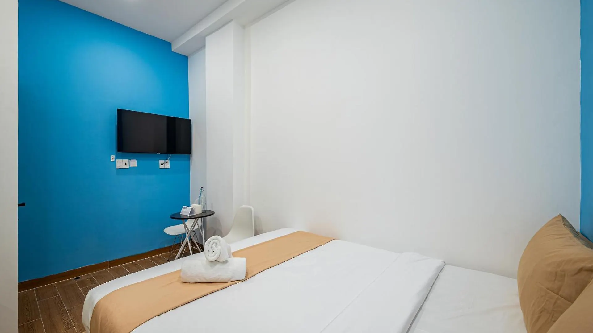Cozrum Homes - Spring Residence Ho Chi Minh City 0*,