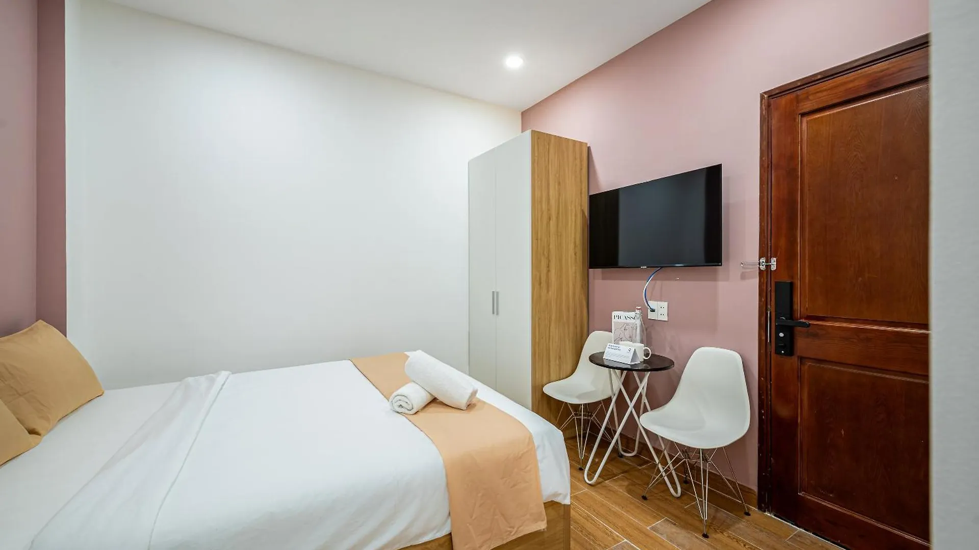 Cozrum Homes - Spring Residence Ho Chi Minh City Apartment