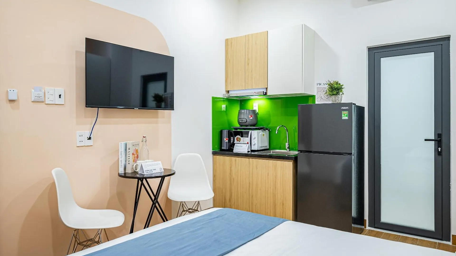 Apartment Cozrum Homes - Spring Residence Ho Chi Minh City