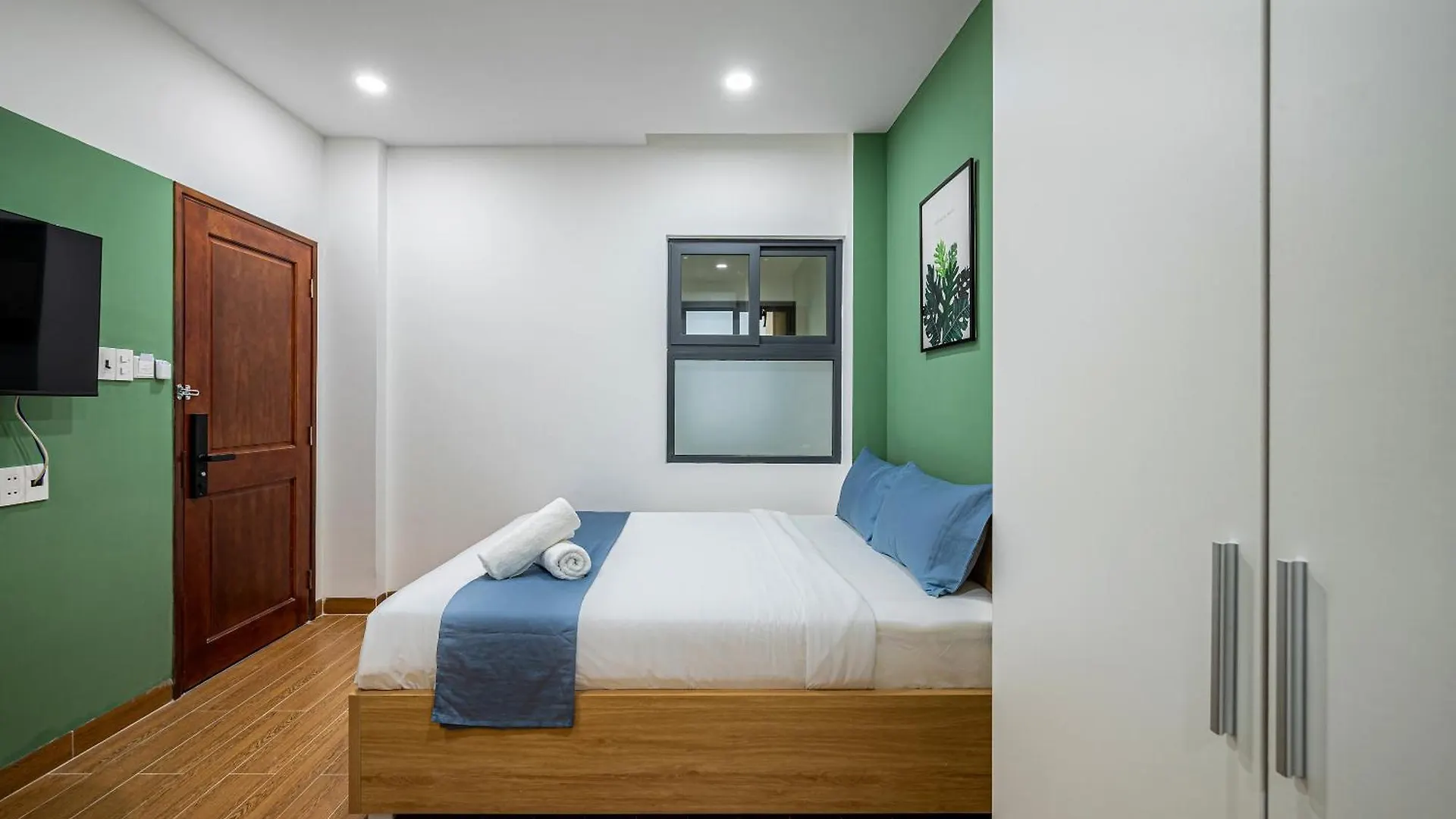 Cozrum Homes - Spring Residence Ho Chi Minh City Apartment