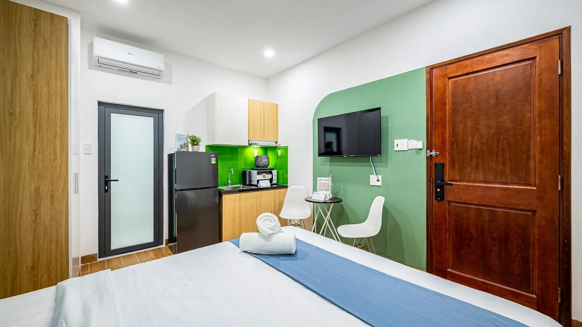 Cozrum Homes - Spring Residence Ho Chi Minh City
