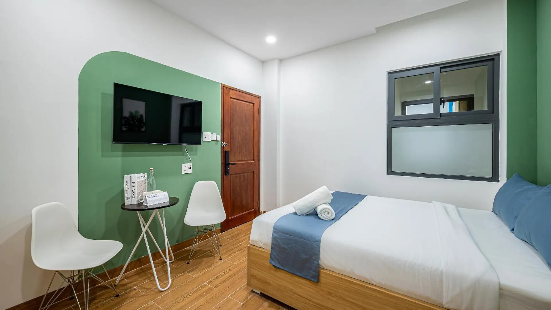 Apartment Cozrum Homes - Spring Residence Ho Chi Minh City