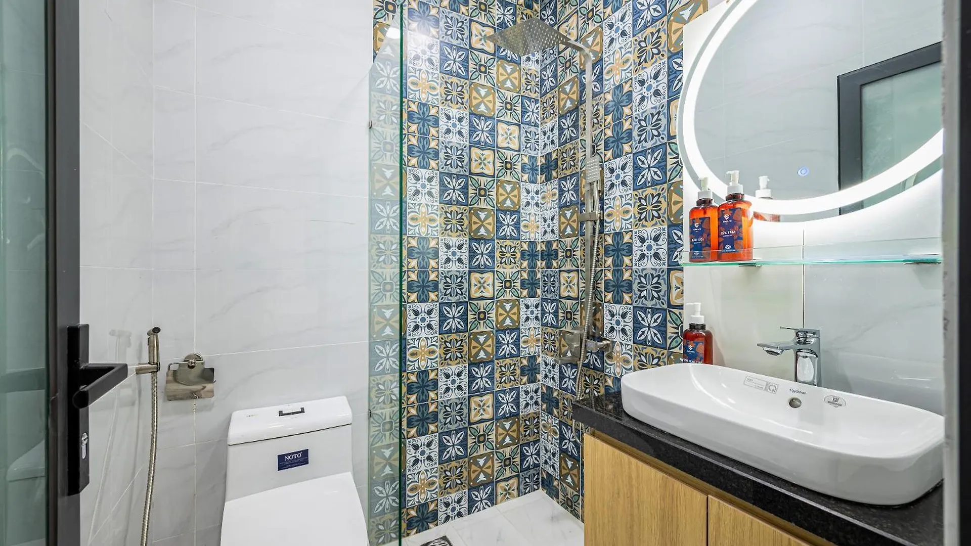 Apartment Cozrum Homes - Spring Residence Ho Chi Minh City