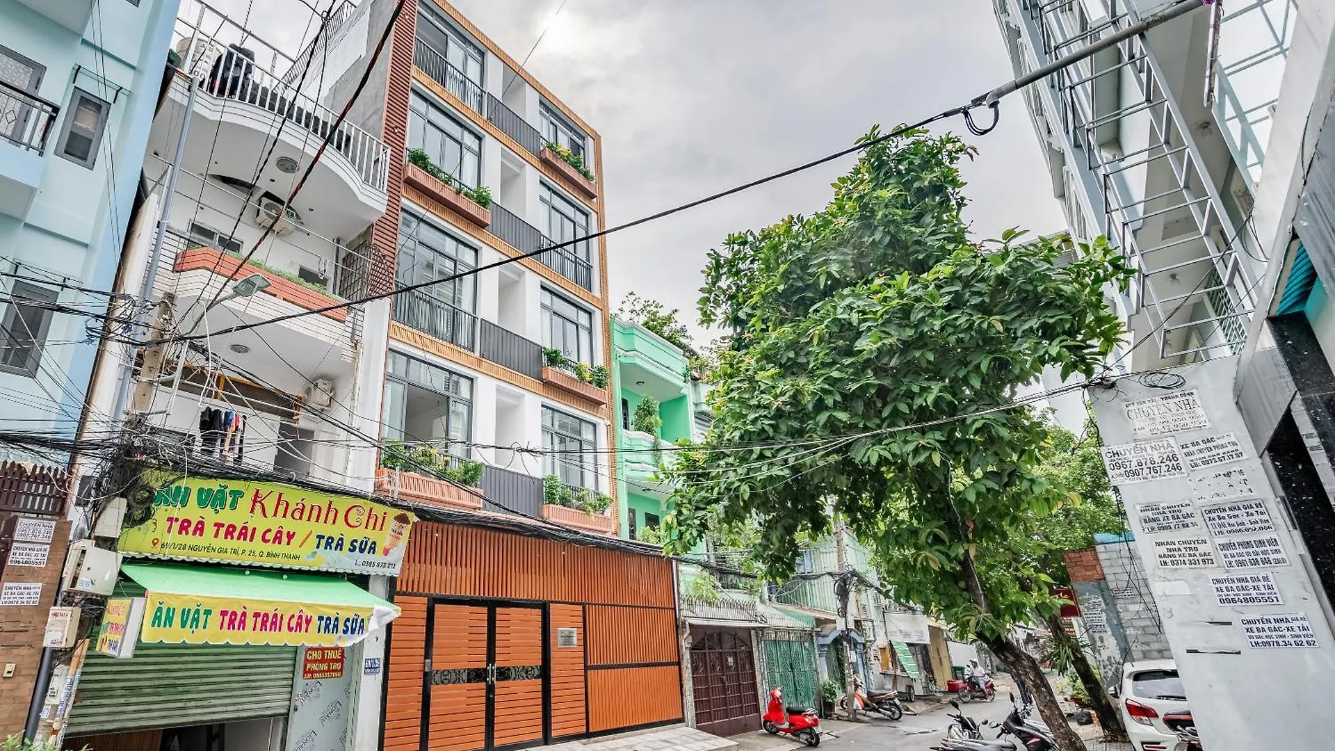 Cozrum Homes - Spring Residence Ho Chi Minh City 0*,