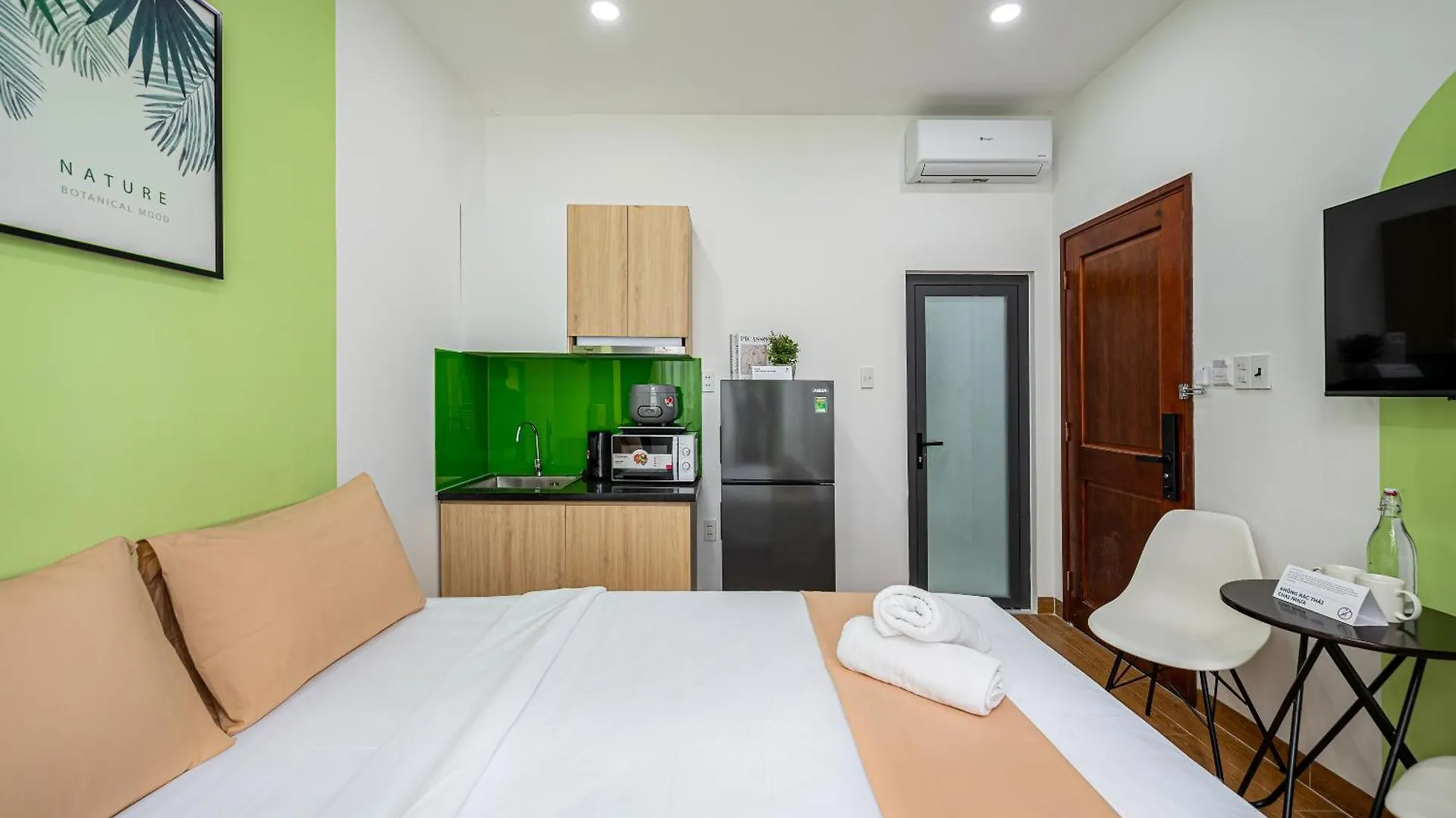 Apartment Cozrum Homes - Spring Residence Ho Chi Minh City