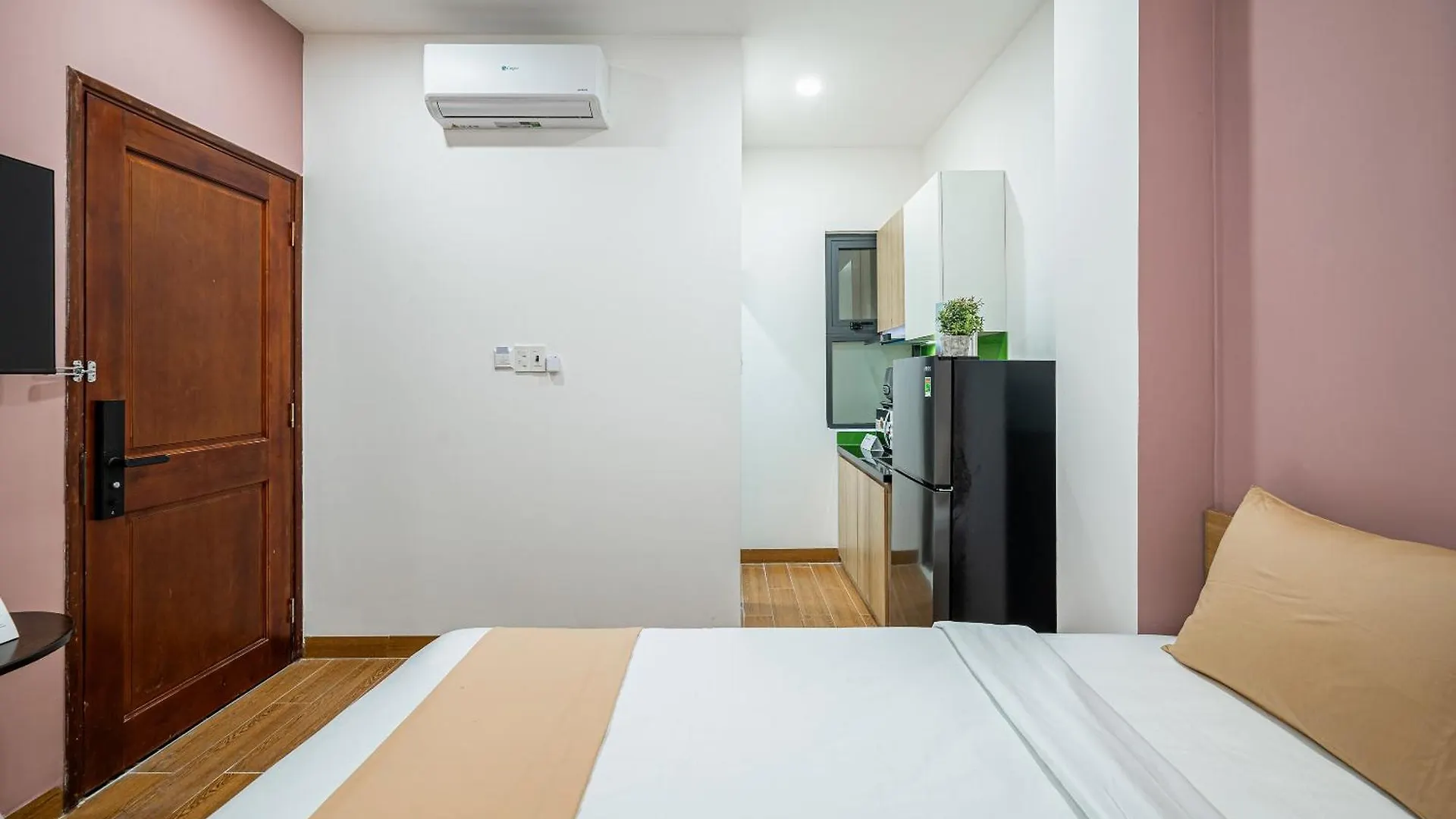 Apartment Cozrum Homes - Spring Residence Ho Chi Minh City