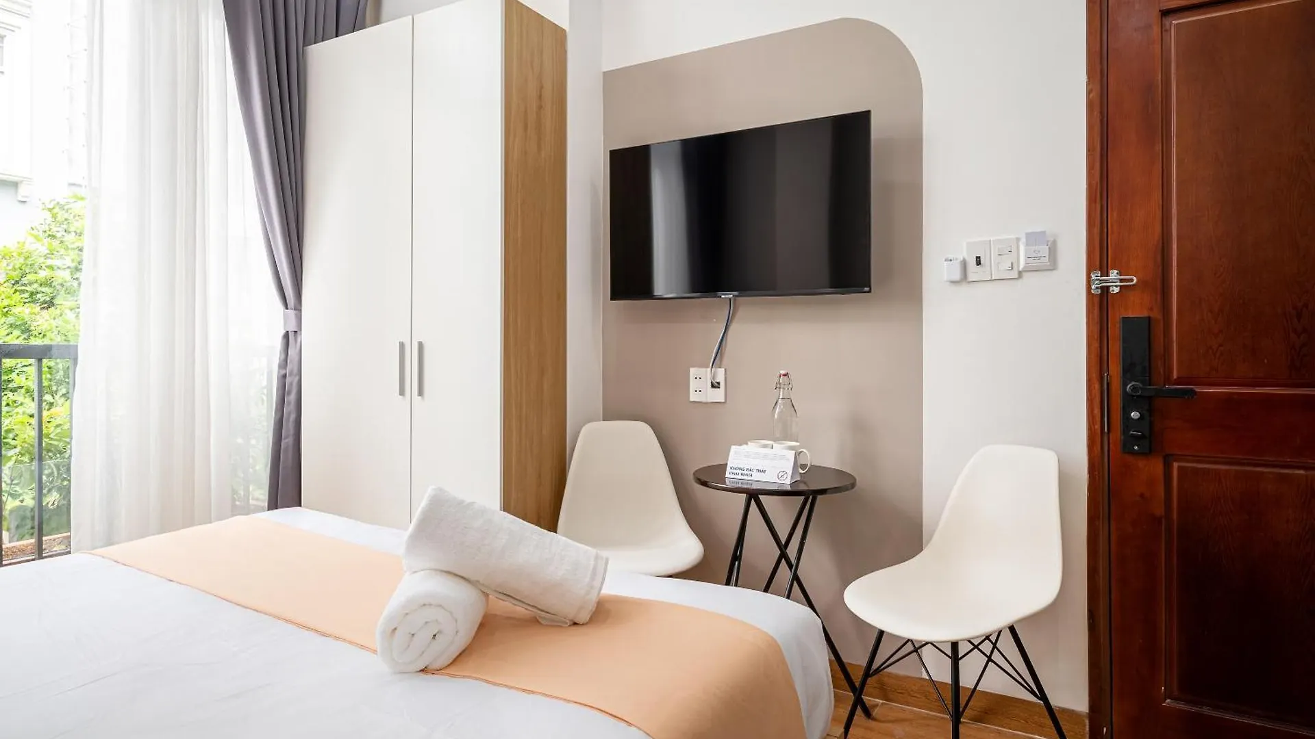 Cozrum Homes - Spring Residence Ho Chi Minh City 0*,